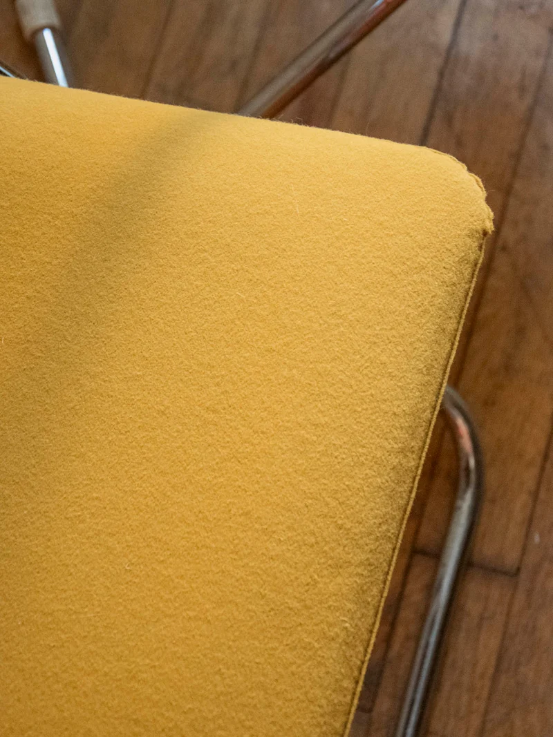 Alma, le paire de chaises jaune moutarde pliantes N°1647