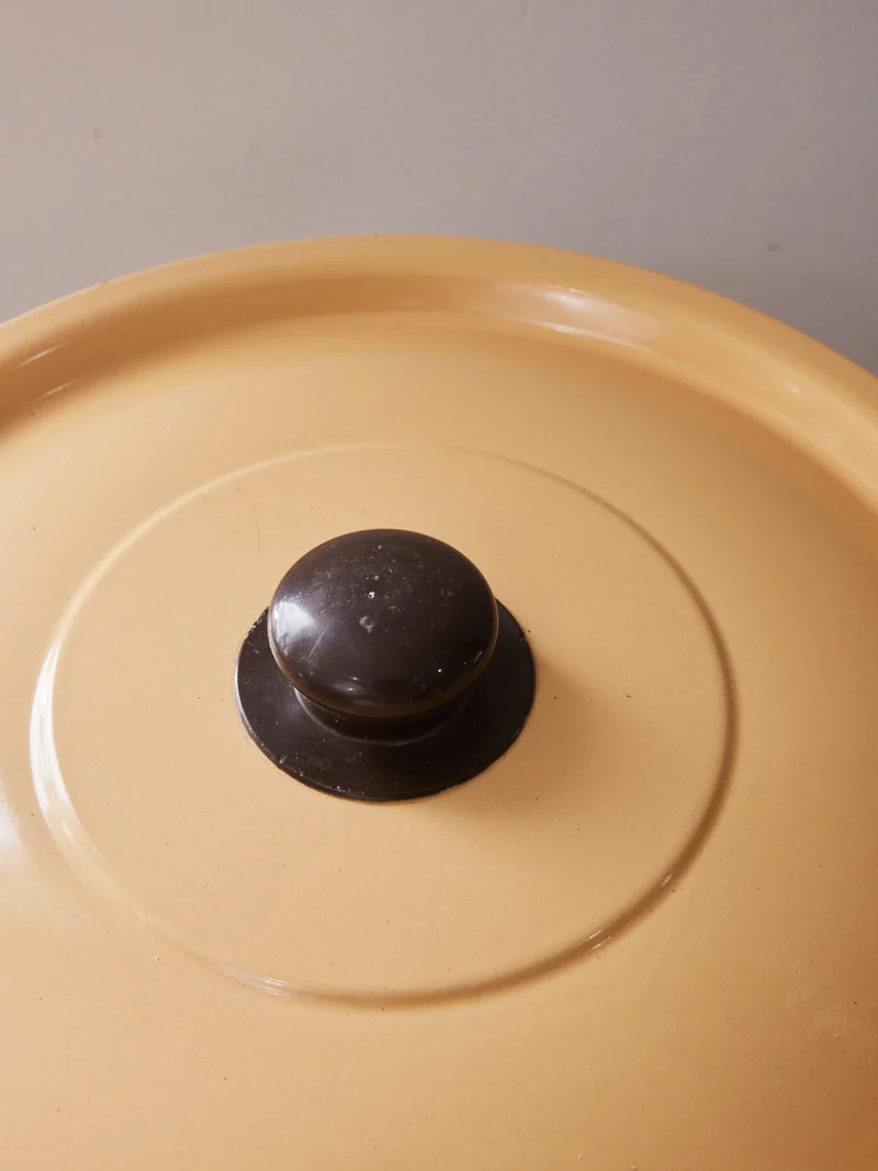 Alix, la marmite en émail vintage N°1079