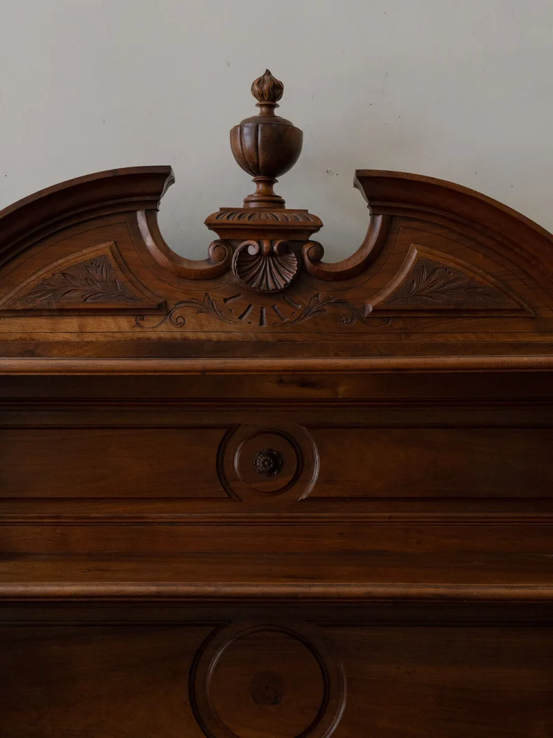 Gilbert, le buffet deux-corps en bois massif N°1636