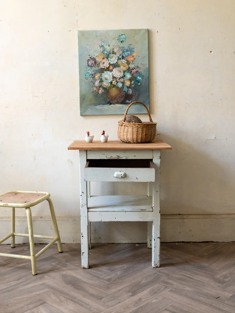 Francine, la table d'appoint vintage en bois N°1022