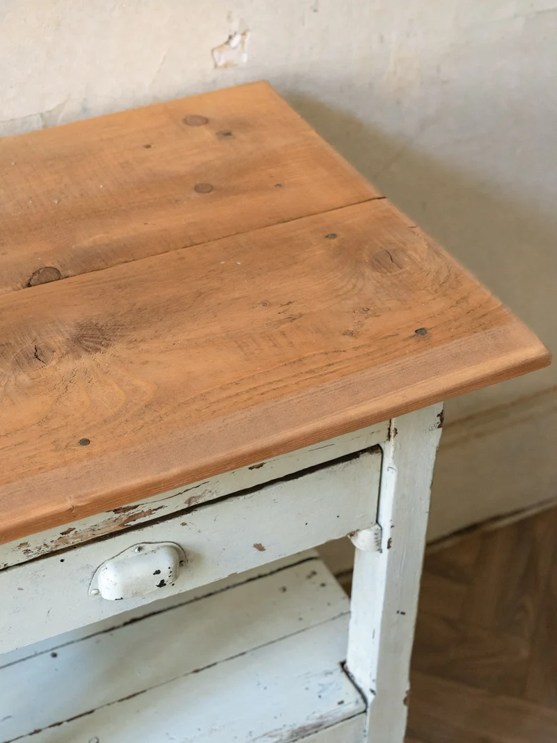 Francine, la table d'appoint vintage en bois N°1022