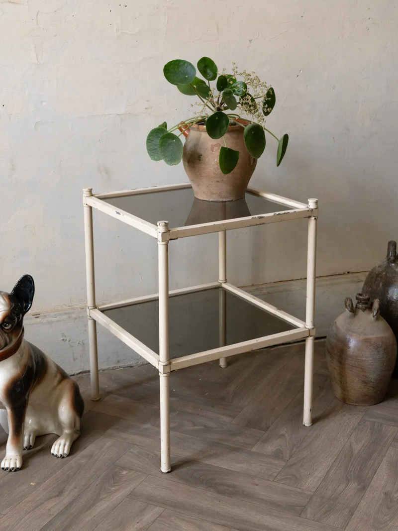 Hanna, la table d'appoint en verre et métal N°1386