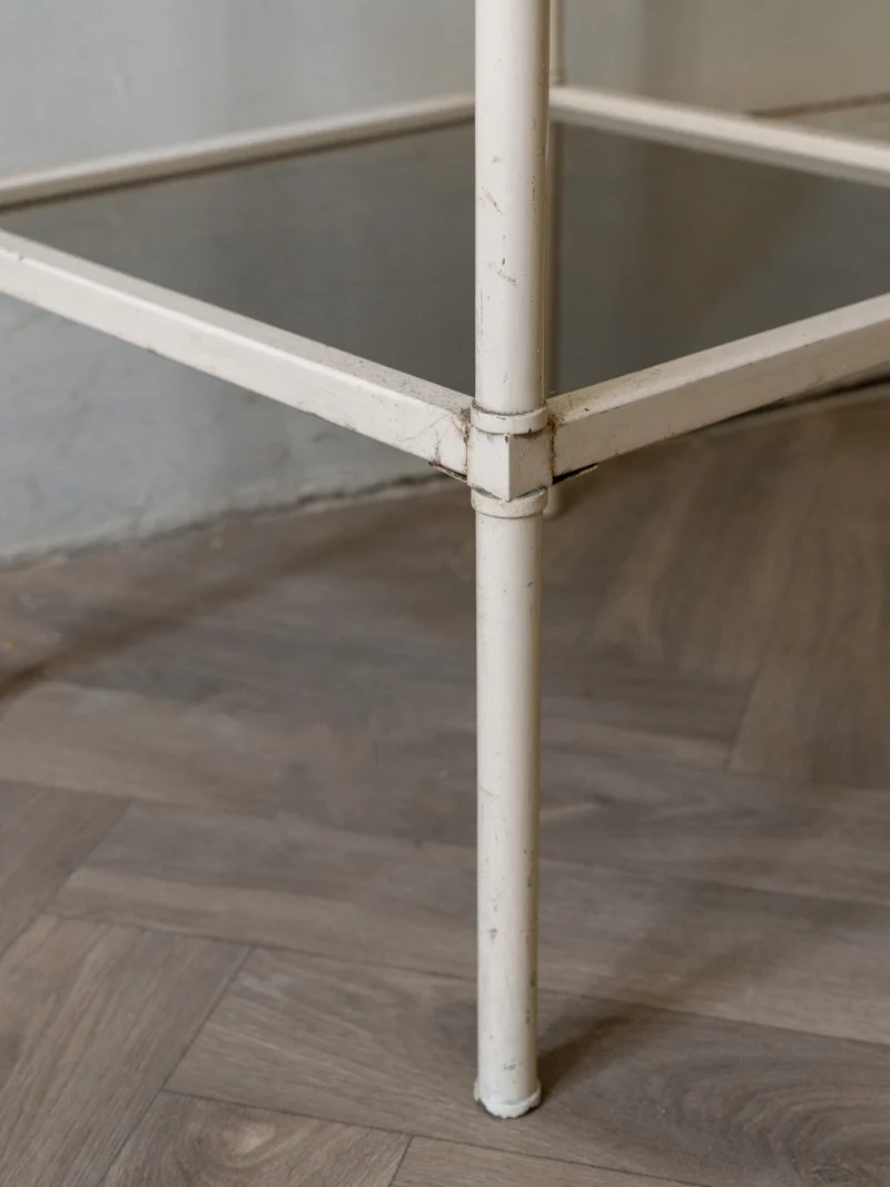 Hanna, la table d'appoint en verre et métal N°1386