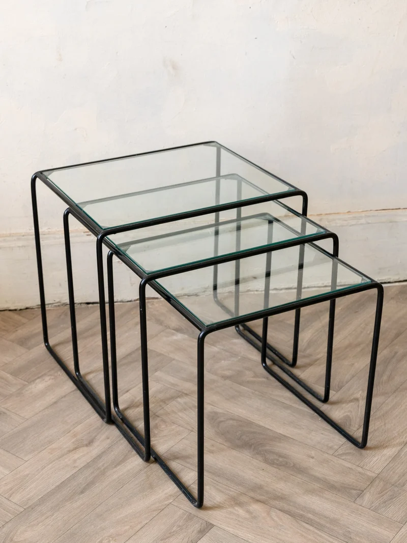 Barbara, les tables gigognes en verre et métal N°167