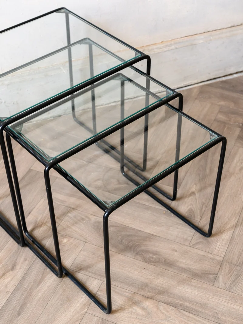 Barbara, les tables gigognes en verre et métal N°167