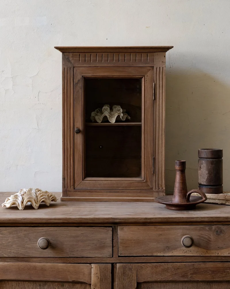 Gaëlle, la petite vitrine ancienne en chêne N°920
