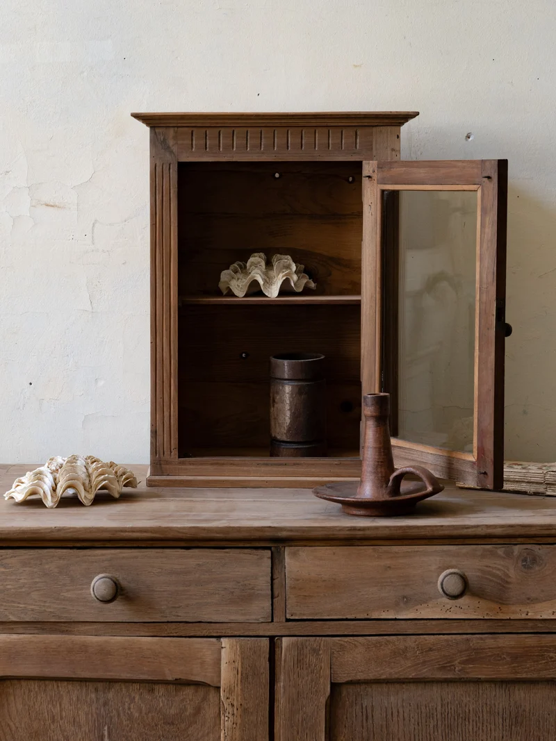 Gaëlle, la petite vitrine ancienne en chêne N°920