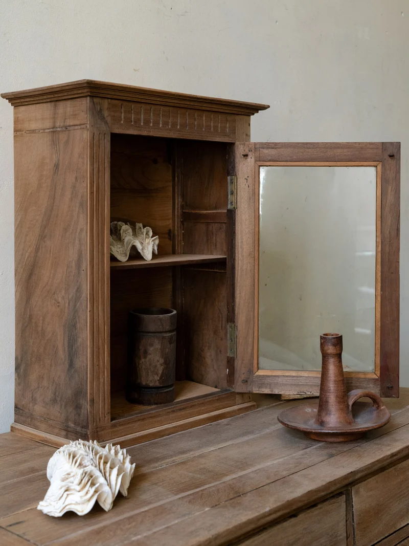 Gaëlle, la petite vitrine ancienne en chêne N°920