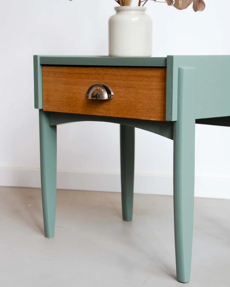Odile, la table de chevet en teck N°1401