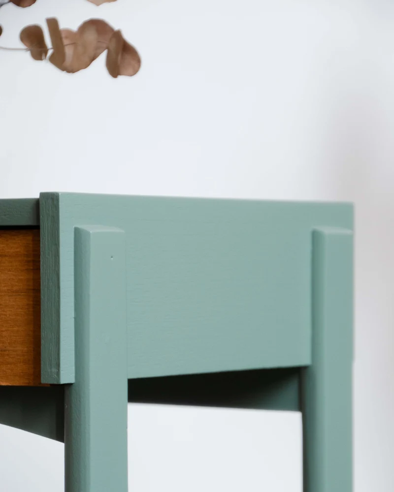 Odile, la table de chevet en teck N°1401