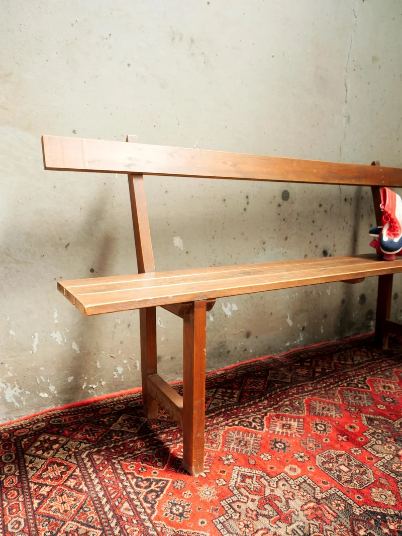 Antoine, le grand banc en bois N°445