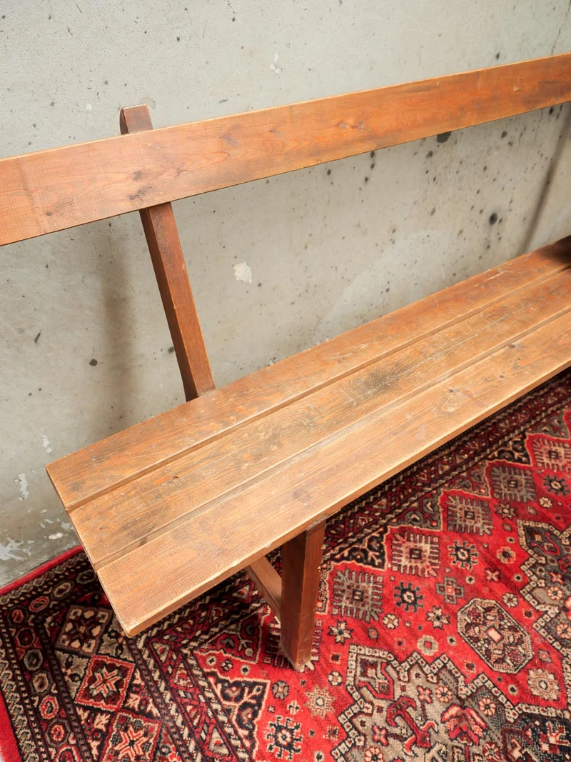 Antoine, le grand banc en bois N°445