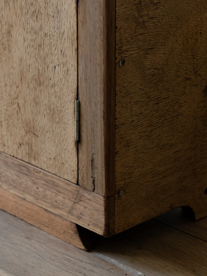 Gaëlle, petite armoire ancienne en bois N°921