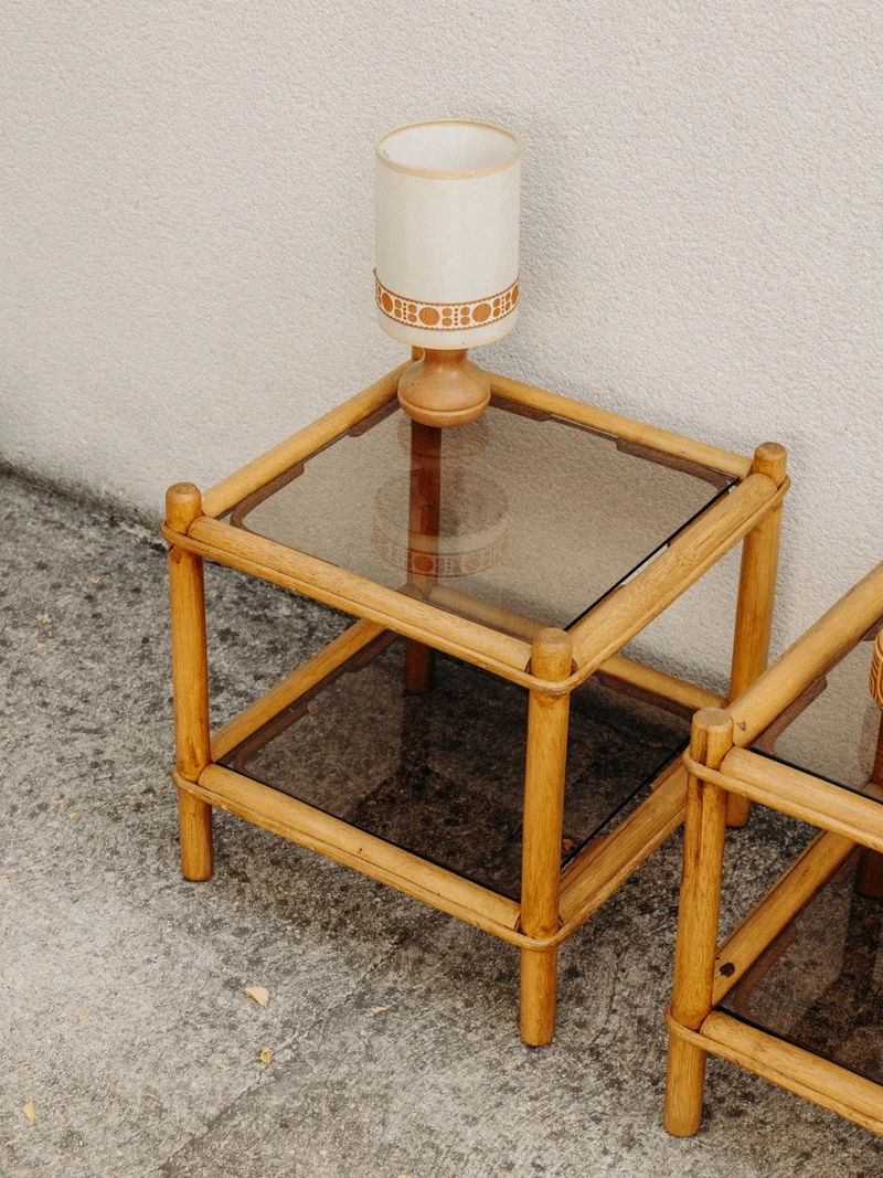 Maïa, la paire de tables de chevet en pin massif et verre N°1511