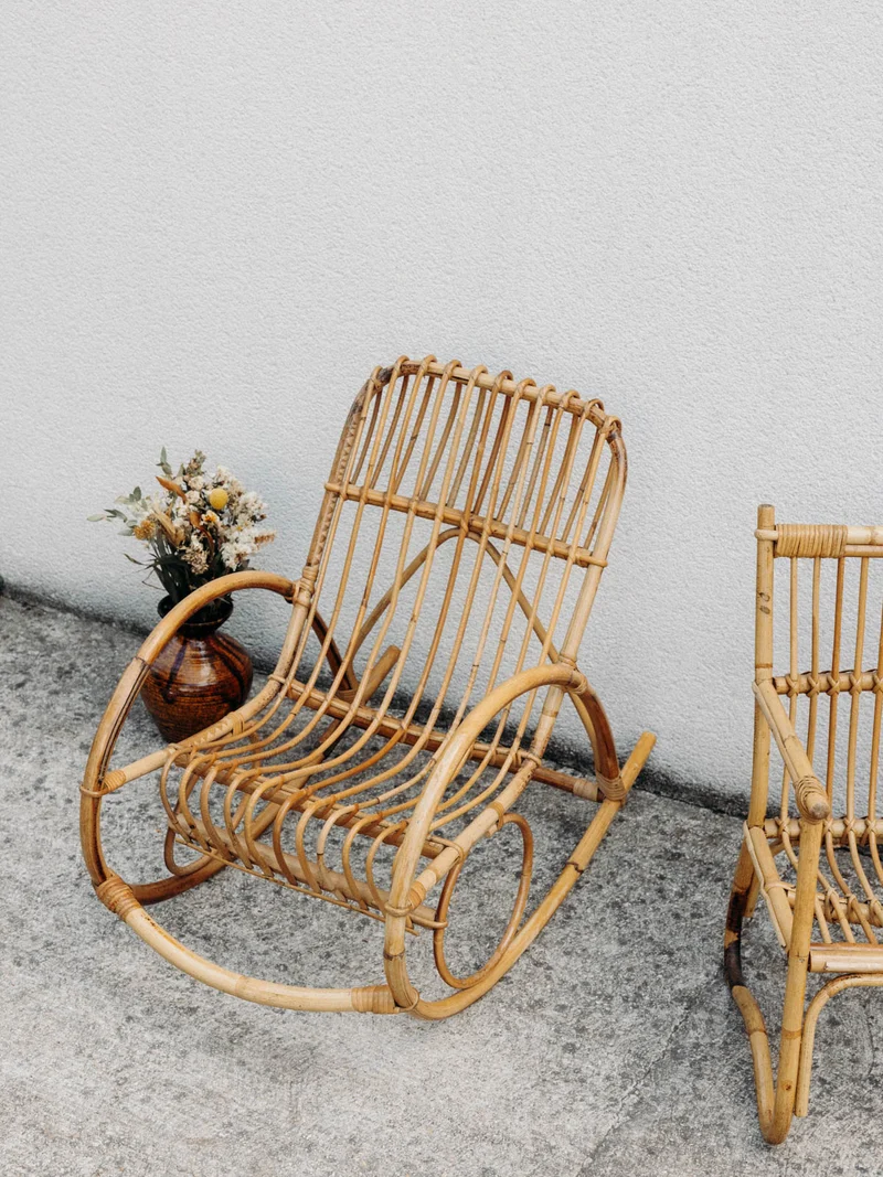 Marcus, le fauteuil pour enfant à bascule en rotin naturel N°323