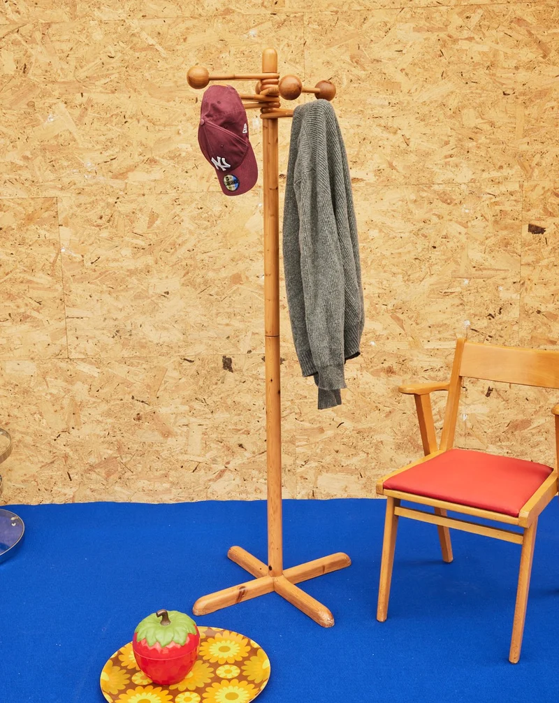 Max, le porte-manteau en pin N°354