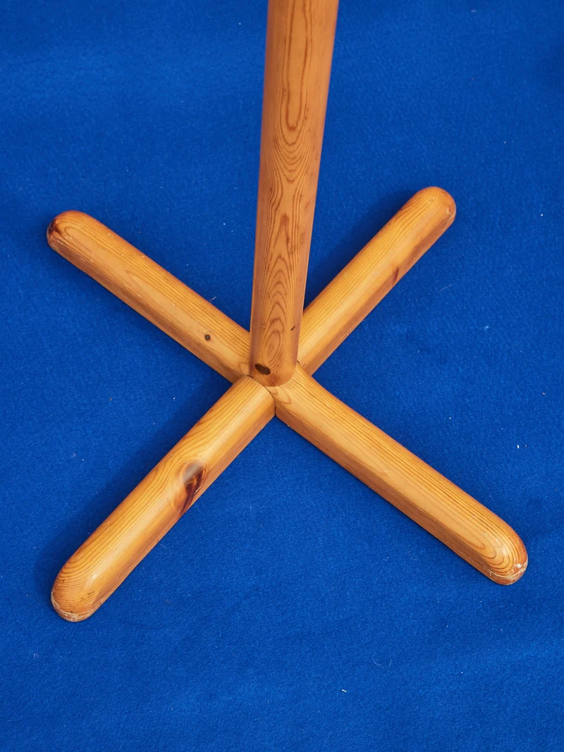 Max, le porte-manteau en pin N°354