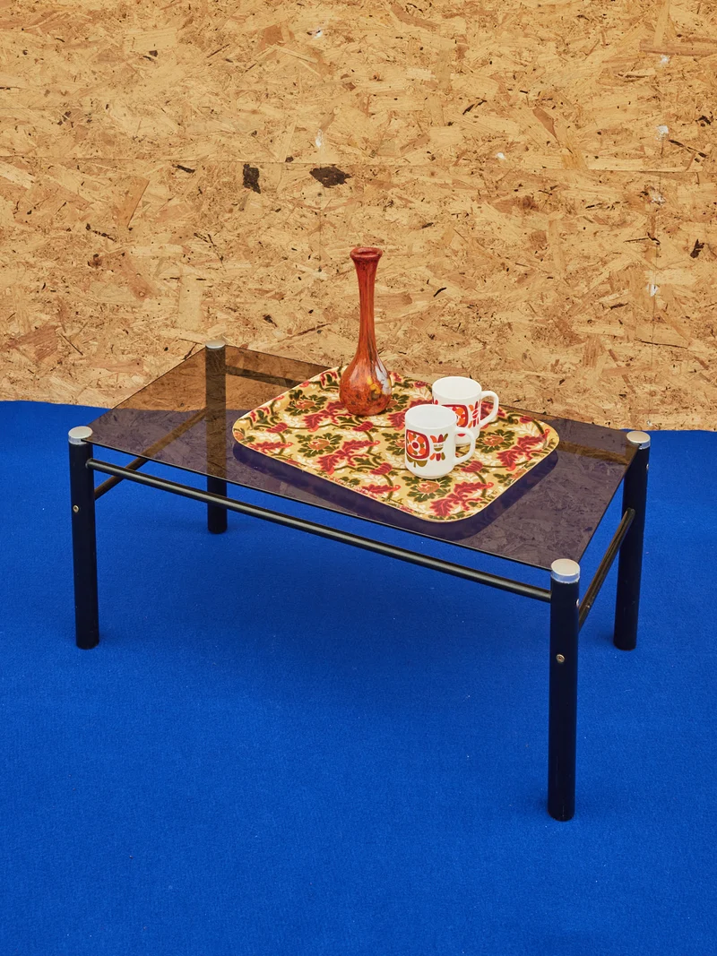 Donna, la table basse en verre fumé N°1014