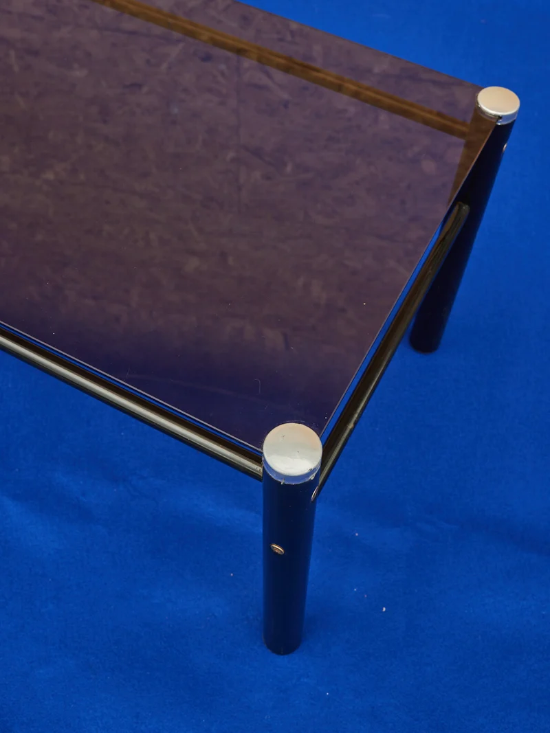 Donna, la table basse en verre fumé N°1014