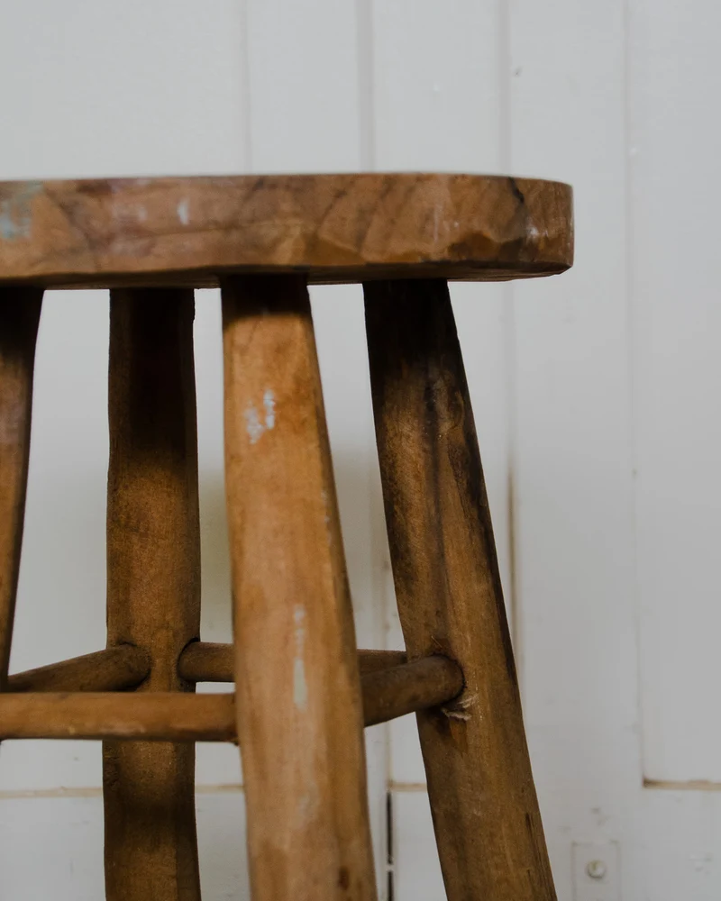 Regis, le tabouret en teck N°1386