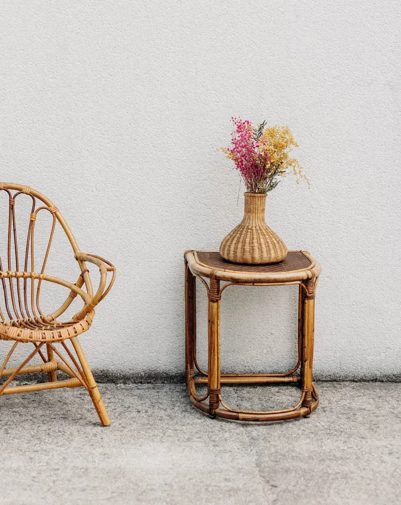 Francine, la table d'appoint en bambou tressé N°1014