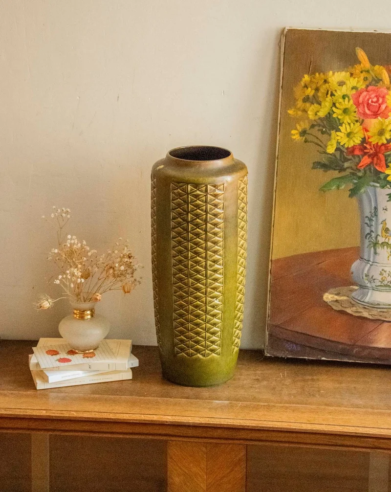 Edmond, le long vase à motifs géométriques N°179