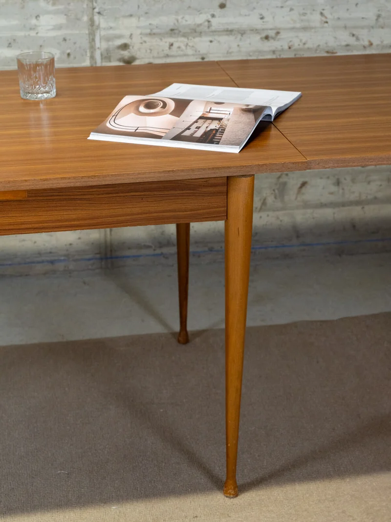 Karla, la table à manger scandinave en bois N°1184
