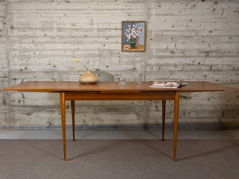 Karla, la table à manger scandinave en bois N°1184