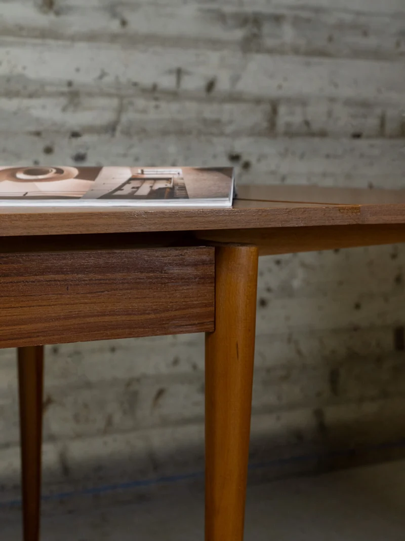 Karla, la table à manger scandinave en bois N°1184