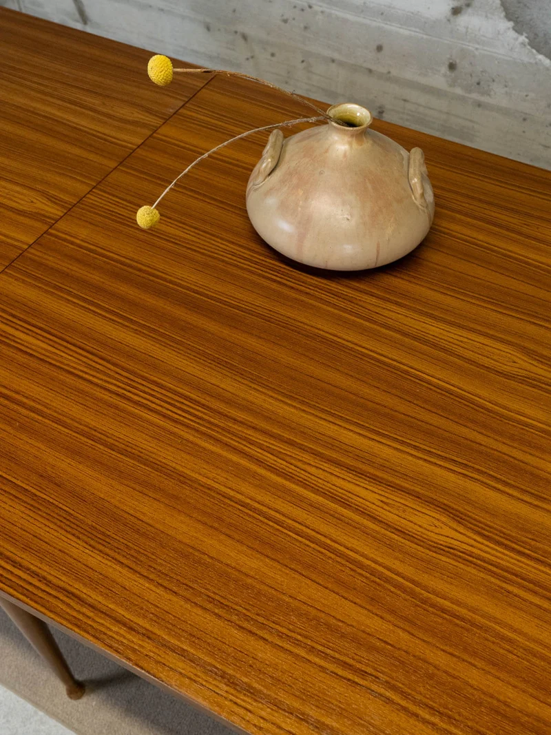 Karla, la table à manger scandinave en bois N°1184