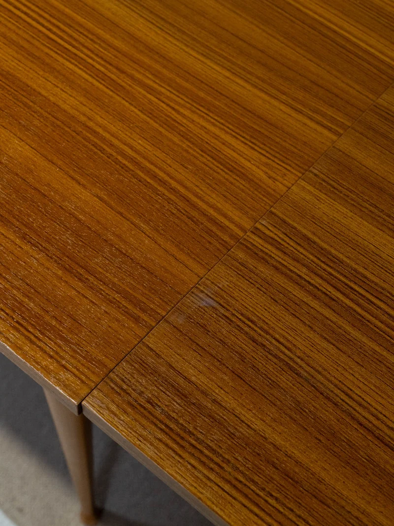 Karla, la table à manger scandinave en bois N°1184