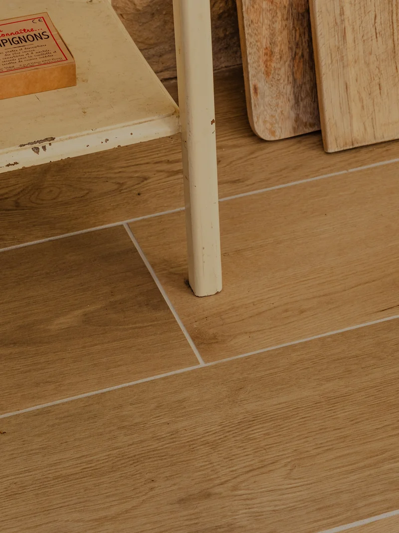 Francine, la sellette en bois beige N°1003