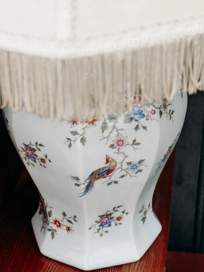 Suzanne, la lampe en céramique à franges N°573