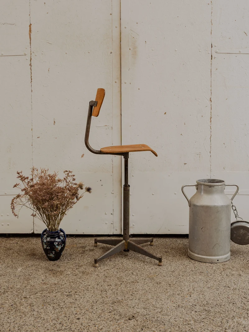 Claude, la chaise d'atelier en bois et métal N°1297