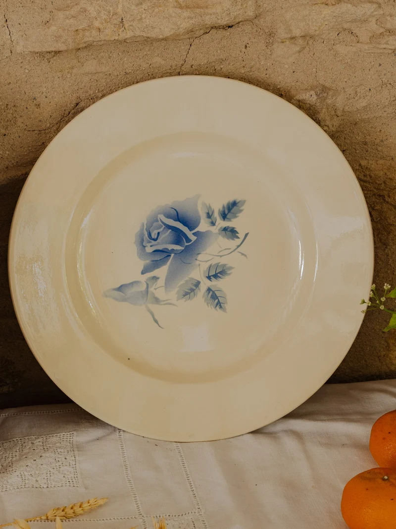 Nestor, le plat rond en faïence N°656