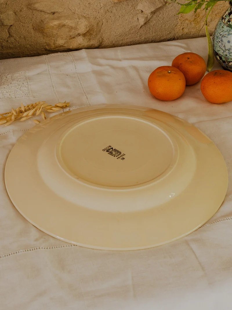 Nestor, le plat rond en faïence N°656