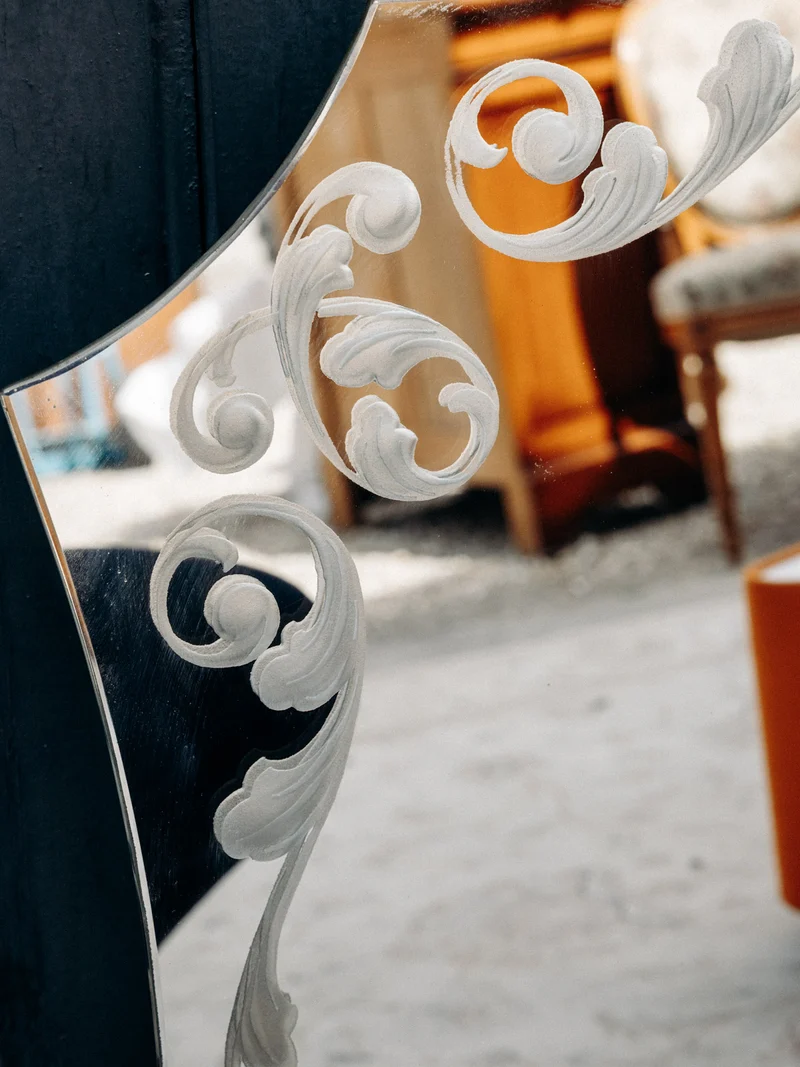 Georges, le long miroir aux motifs floraux style Art Déco N°1252