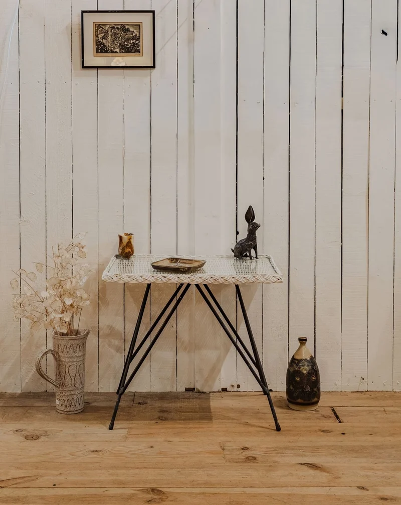 Hanna, la table d'appoint en rotin blanc N°775