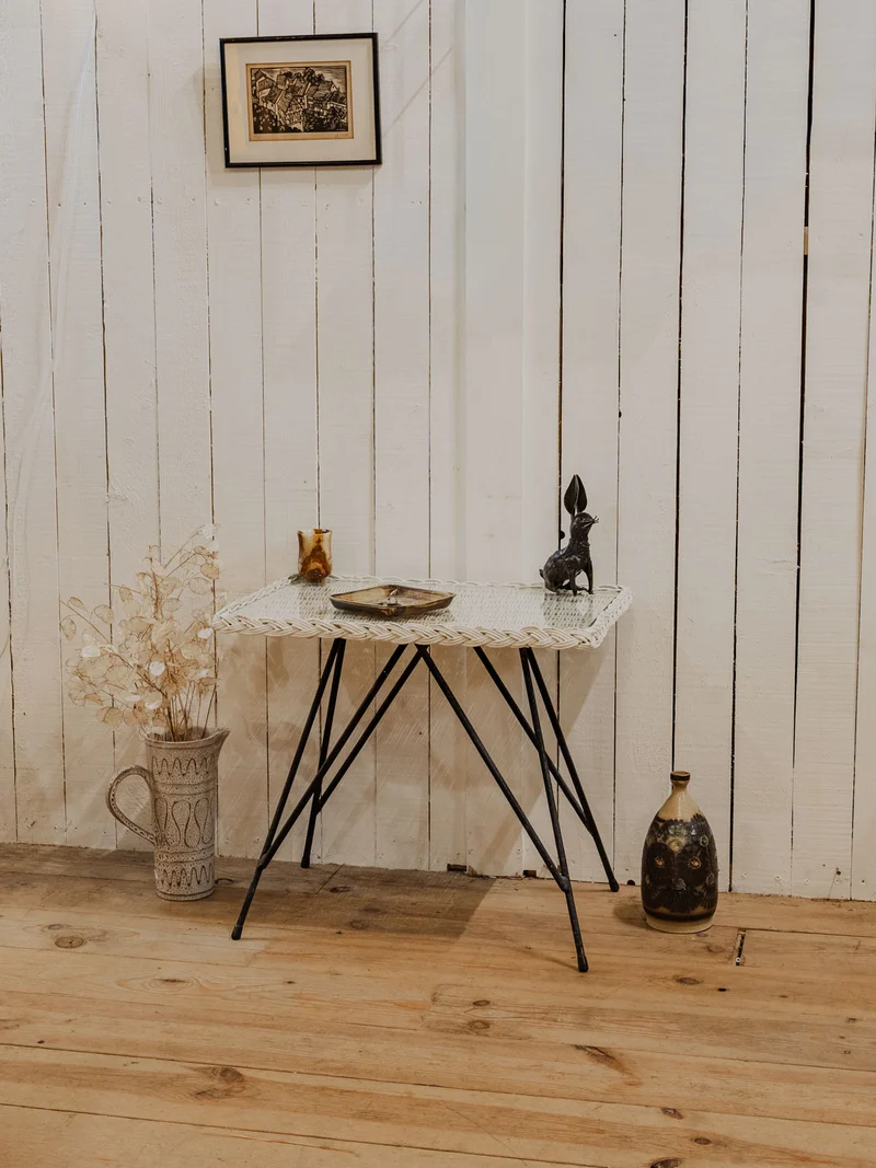 Hanna, la table d'appoint en rotin blanc N°775