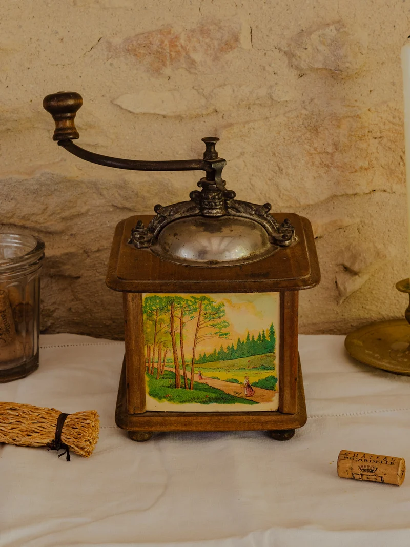 Alix, le moulin à café en bois N°1055