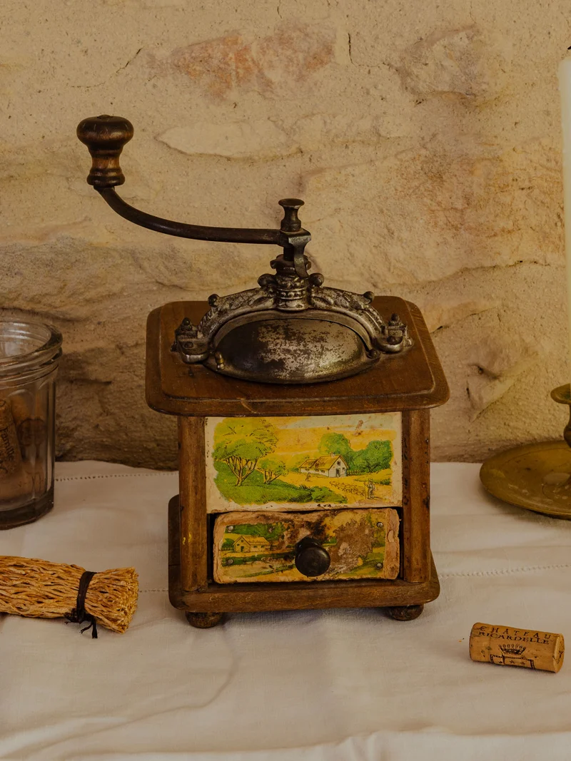 Alix, le moulin à café en bois N°1055