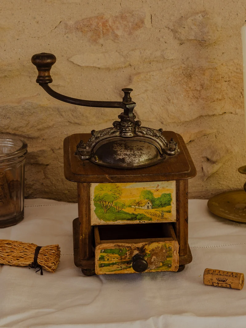 Alix, le moulin à café en bois N°1055