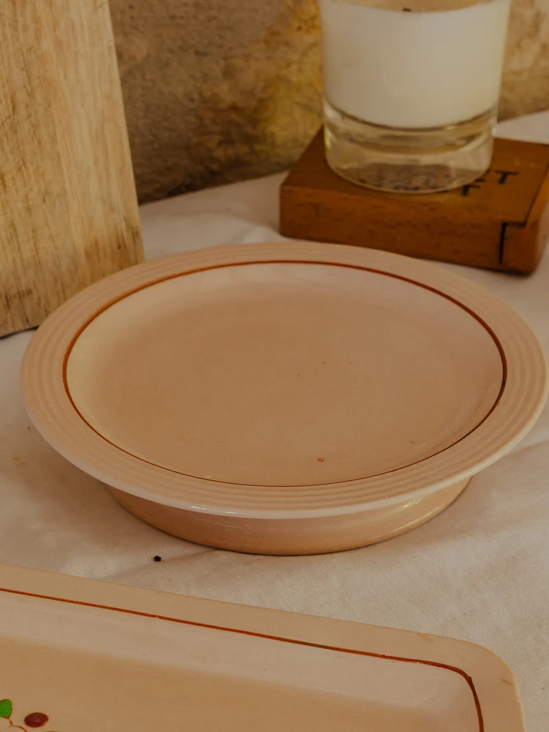 Nestor, le lot de plats en faïence N°673