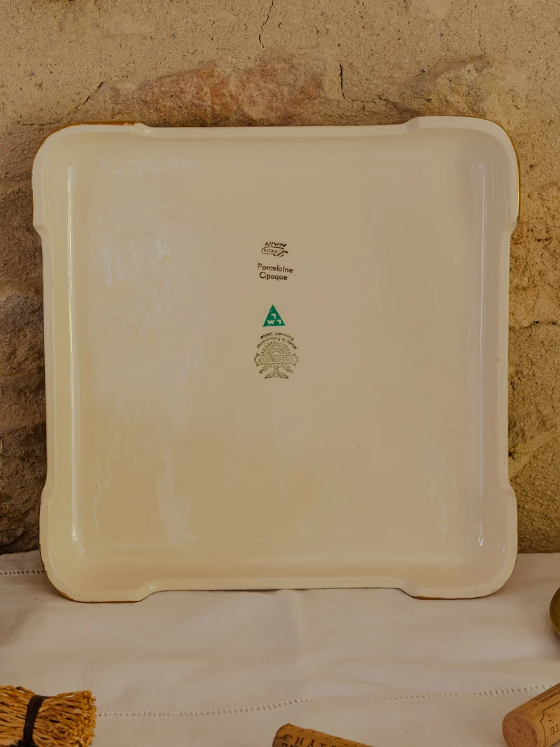 Nestor, le dessous de plat en porcelaine N°680