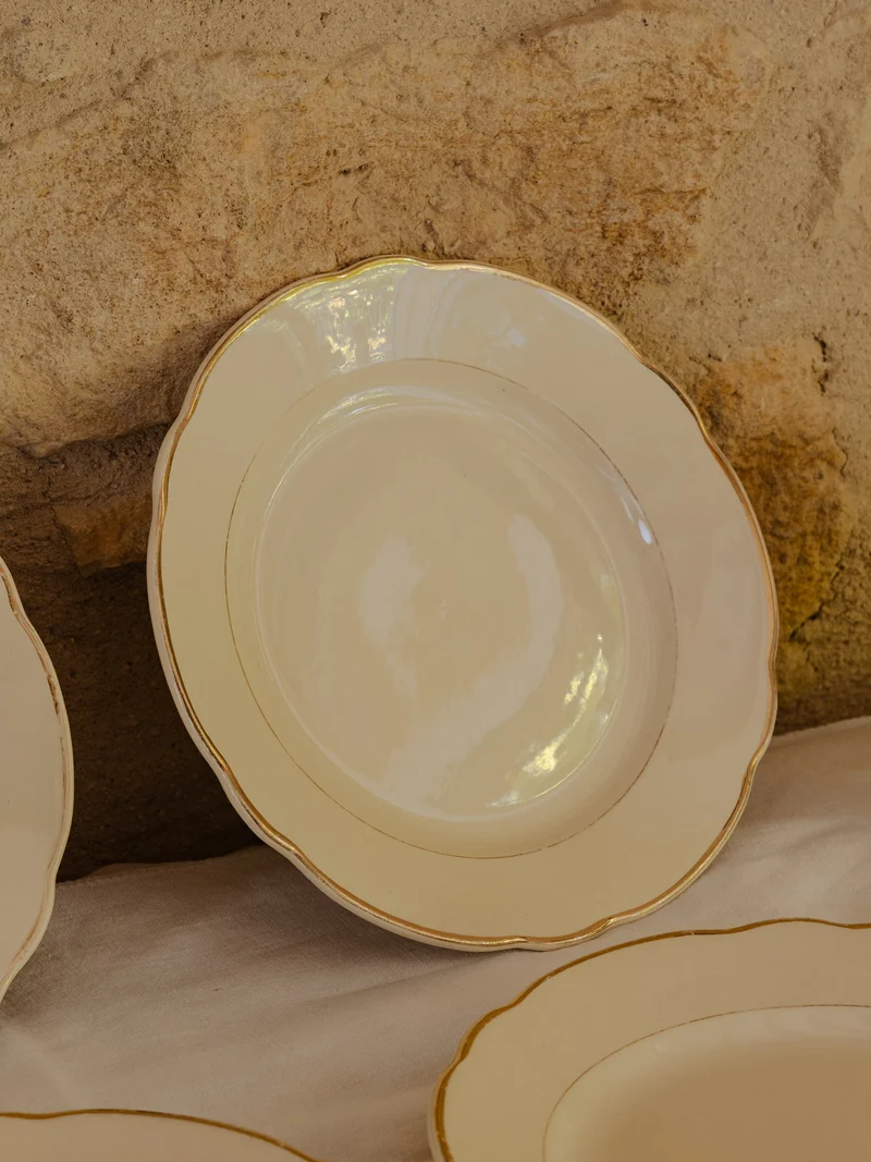 Antoinette, le lot de 8 assiettes en faïence N°304