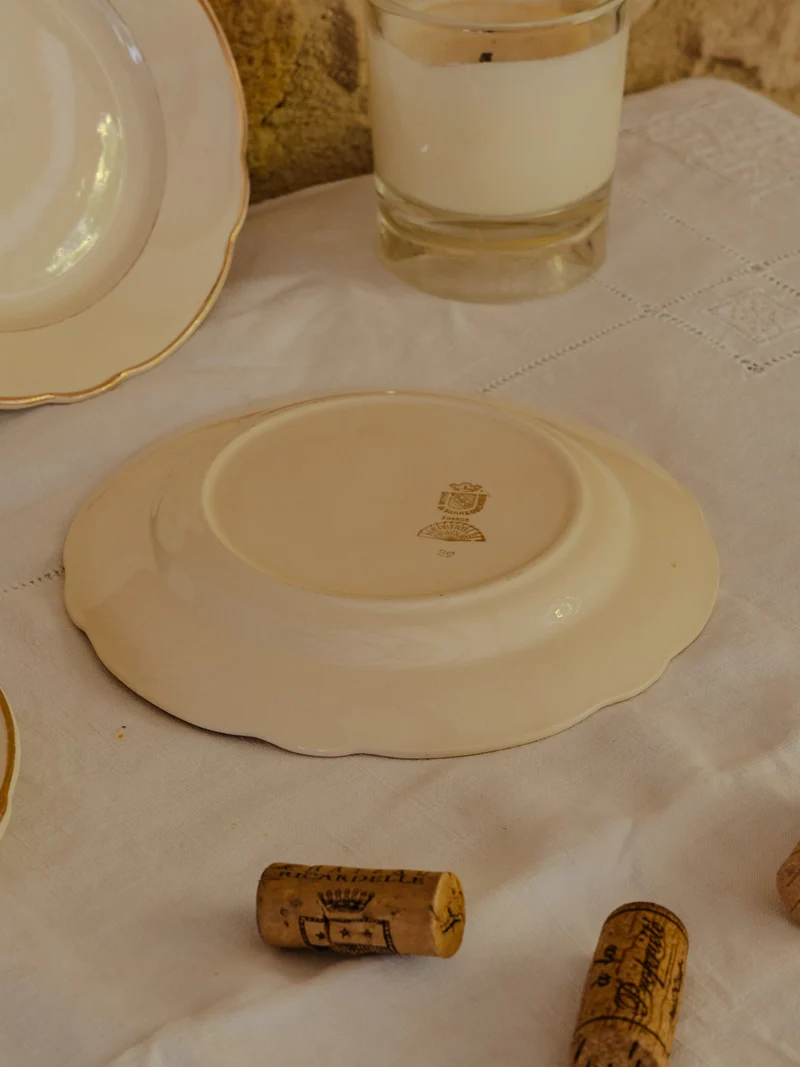 Antoinette, le lot de 8 assiettes en faïence N°304