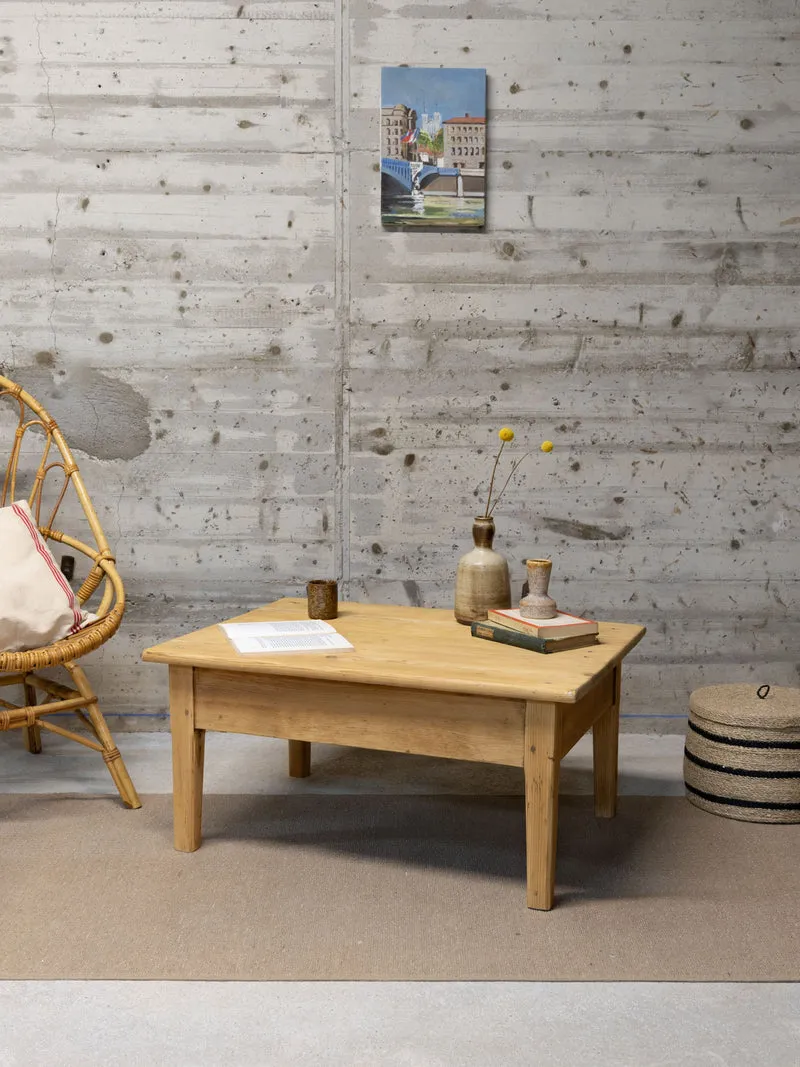 Léonie, la petite table basse en bois N°991