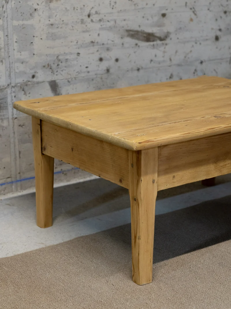 Léonie, la petite table basse en bois N°991