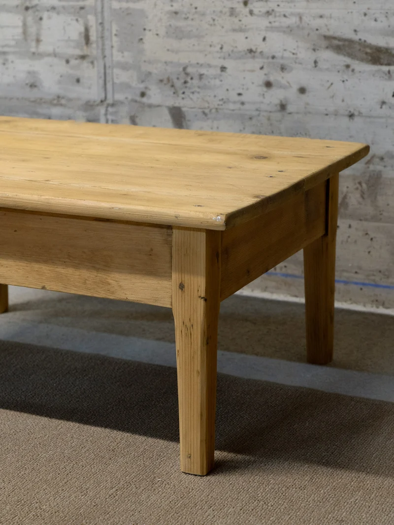 Léonie, la petite table basse en bois N°991