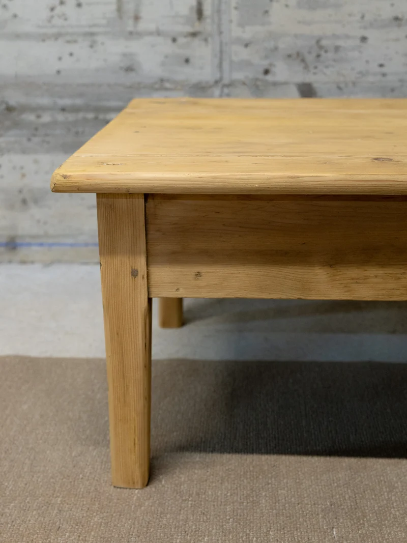 Léonie, la petite table basse en bois N°991